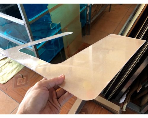 Tấm nhựa mica phủ bề mặt film trong suốt - Tấm Lợp Sơn Băng - Công Ty TNHH SX TM DV Sơn Băng